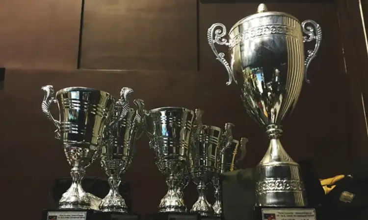 Sejarah Piala Trophy, Sumber: shopify.com