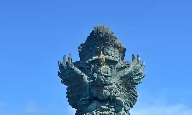Garuda Wisnu Kencana, Sumber: baliholidaysecrets.com