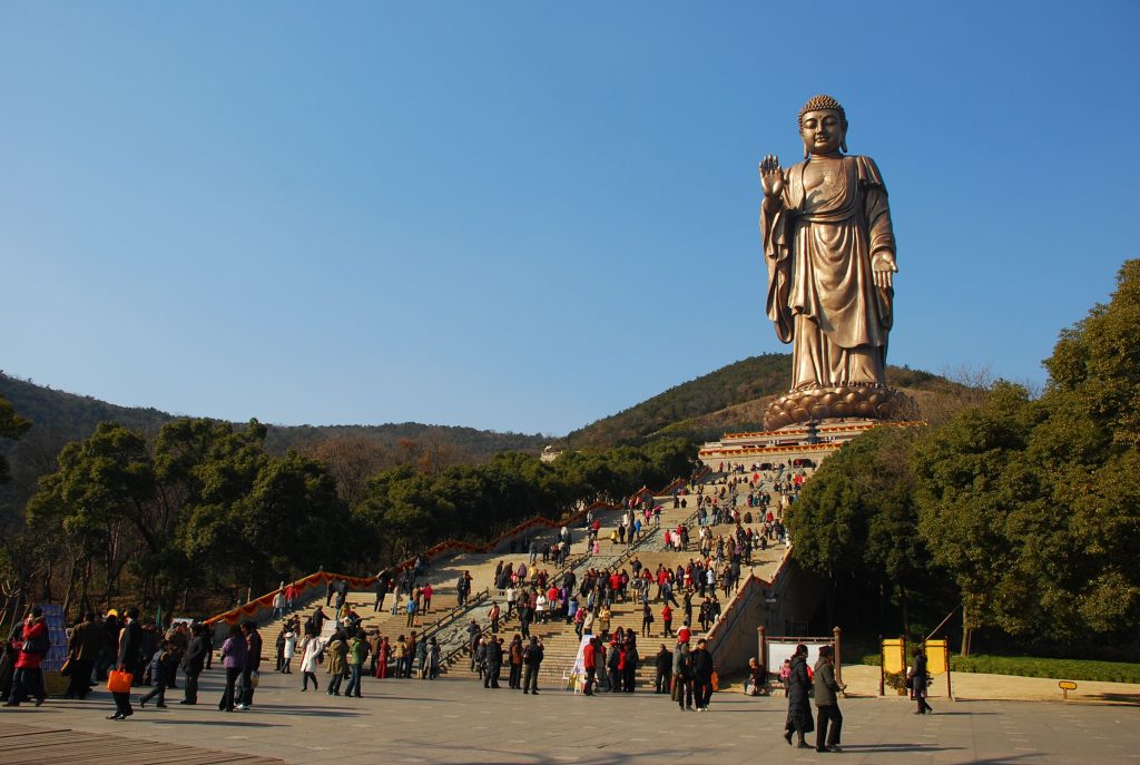 Spring Buddha Temple, patung tembaga tertinggi di dunia. sumber: cnn.com