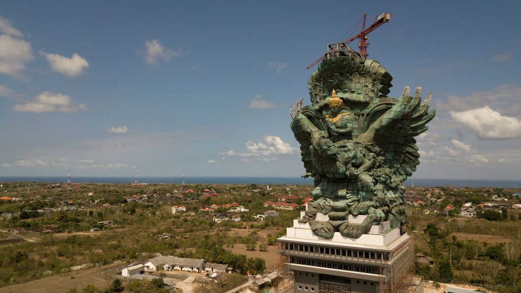 patung Garuda Wisnu Kencana saat masih proses pembuatan. sumber: kompas.id