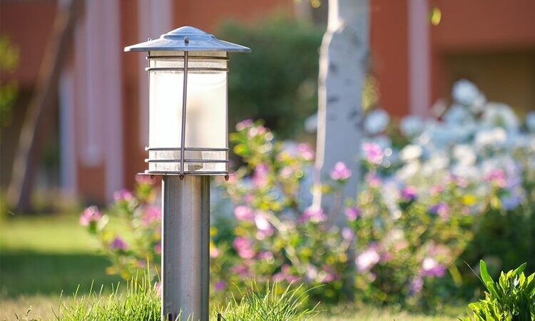 Lampu taman unik, Sumber: berkeluarga.id