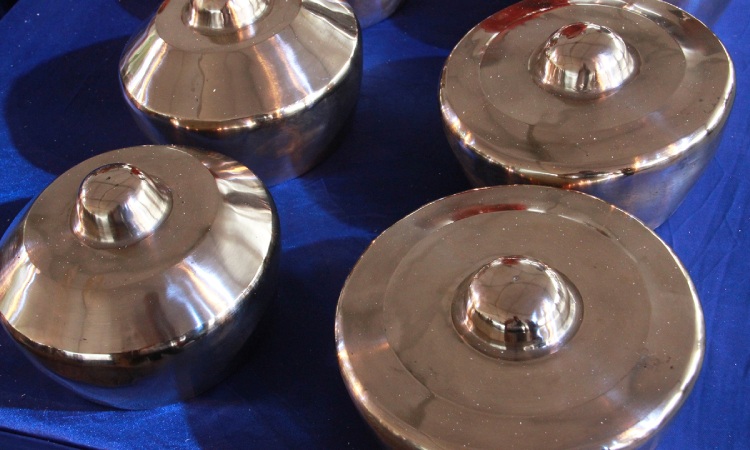 Alat musik tembaga, Sumber: indonesiakaya.com