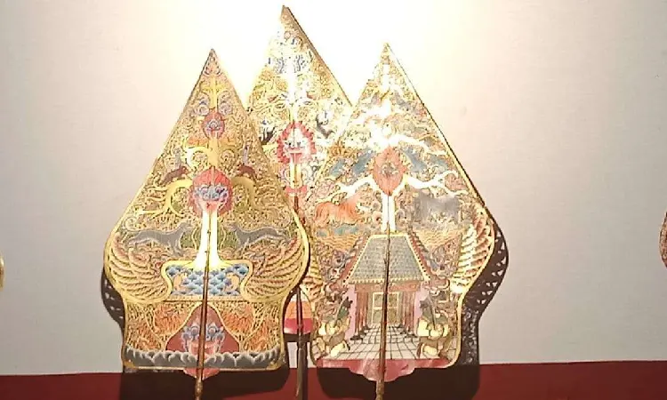Gunungan wayang, Sumber: rri.co.id