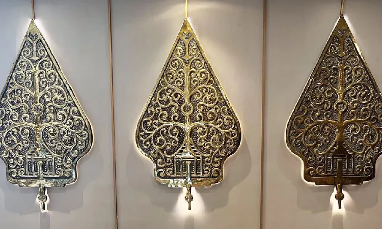 Kerajinan gunungan tembaga untuk interior, Sumber: instagram.com/santikapremieregubeng