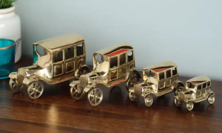 Miniatur mobil antik, Sumber: antiquevintagehub.com