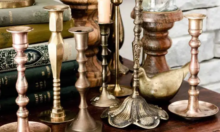 Wadah lilin dengan ukiran, Sumber: capturingwonderland.com
