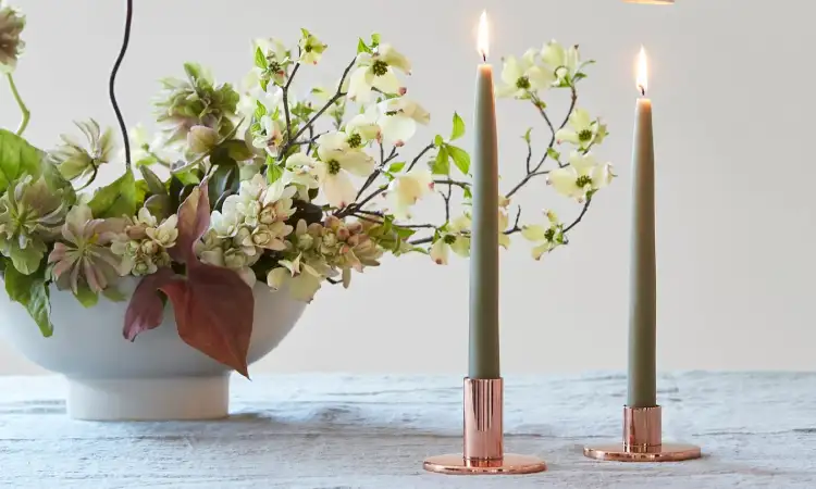 Tempat lilin mini tembaga, Sumber: thefloralsociety.com