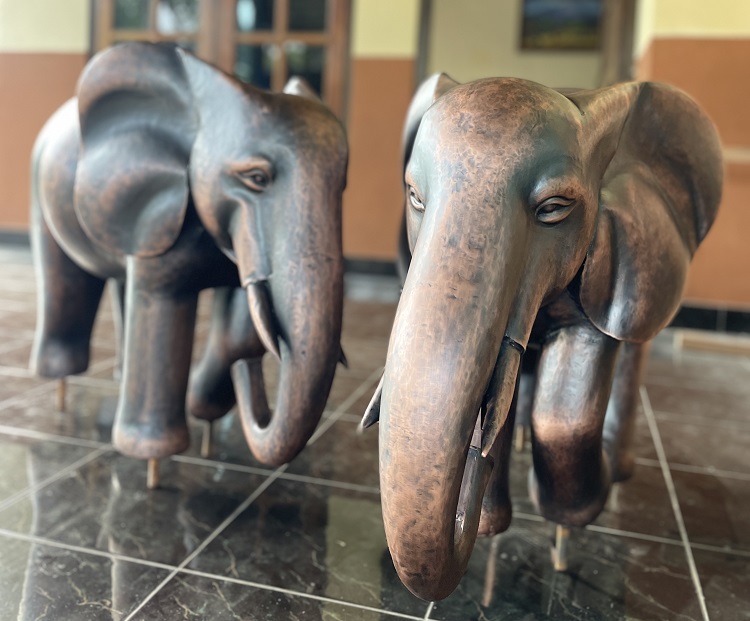 Hasil jadi patung gajah custom yang dipesan klien, Sumber: doc pribadi