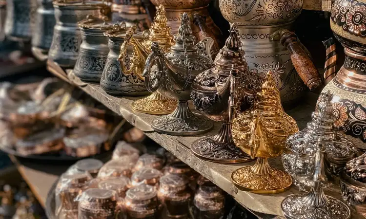 Kerajinan tembaga kuningan, Sumber: pexels.com