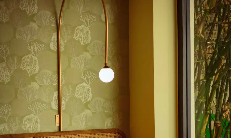 Penggunaan lampu dinding, Sumber: pexels.com